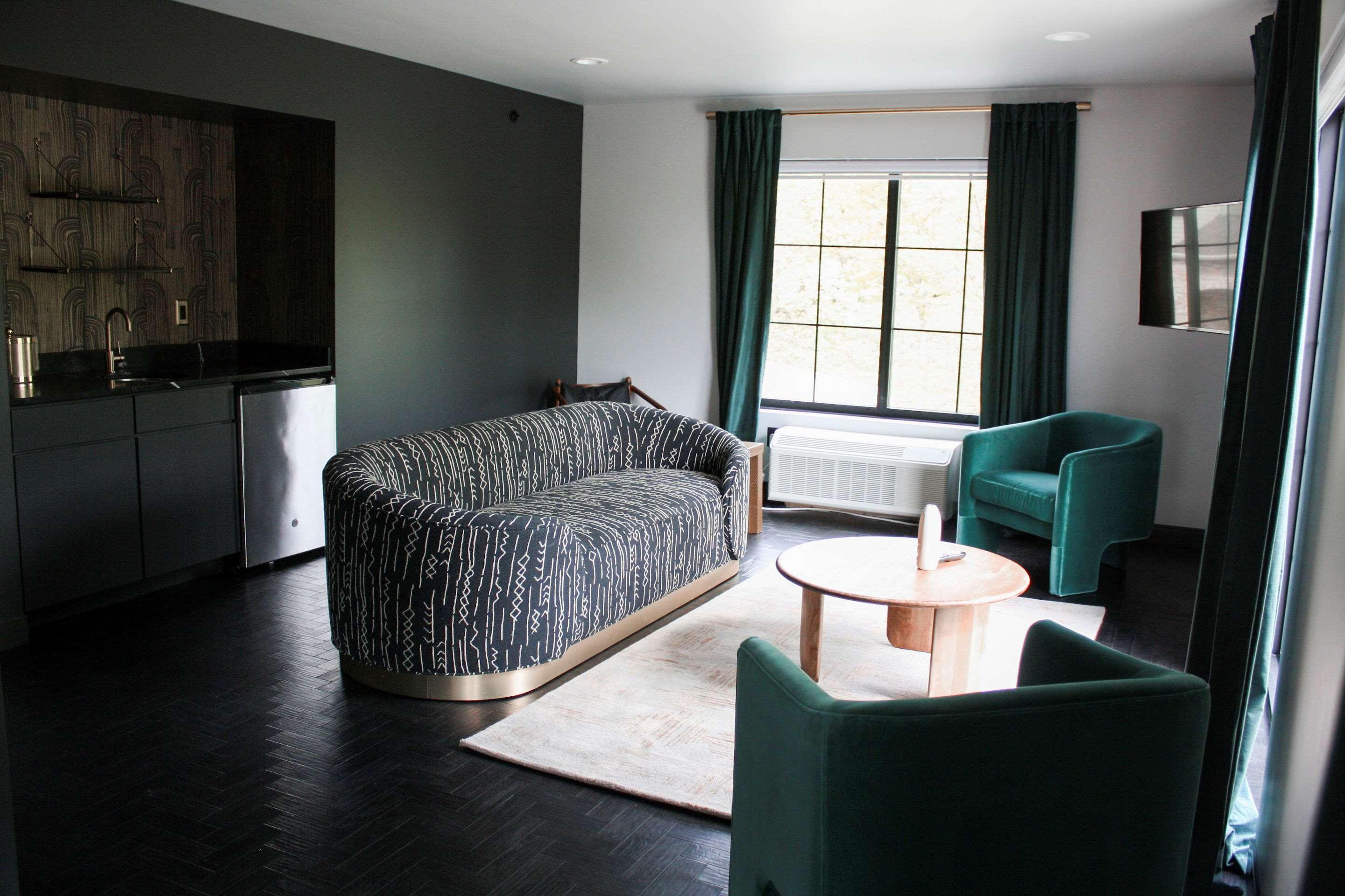 The Hotel, Ascend Collection Hotel Arnolds Park